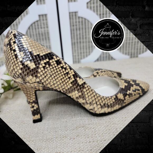 Stuart Weitzman Women's Vintage '80's Suave Leather Snakeskin Pumps - Picture 8 of 16